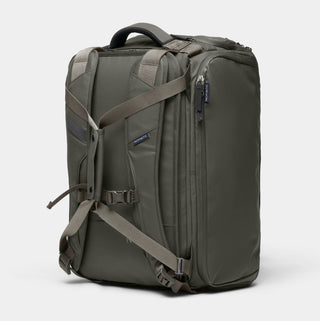 NOMATIC Travel Bag 30L in olive, main compartment access view
